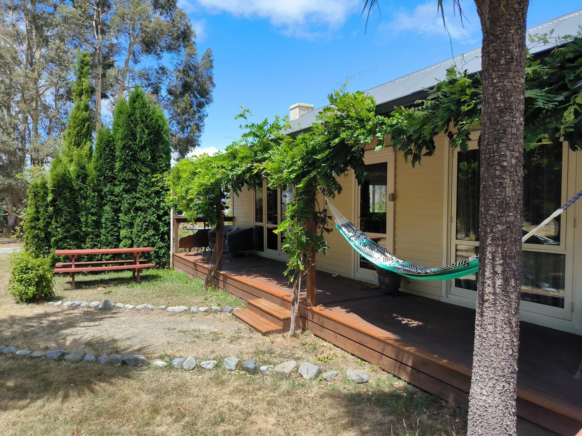 Vibrant Living Retreat Bed & Breakfast Hanmer Springs Exterior photo