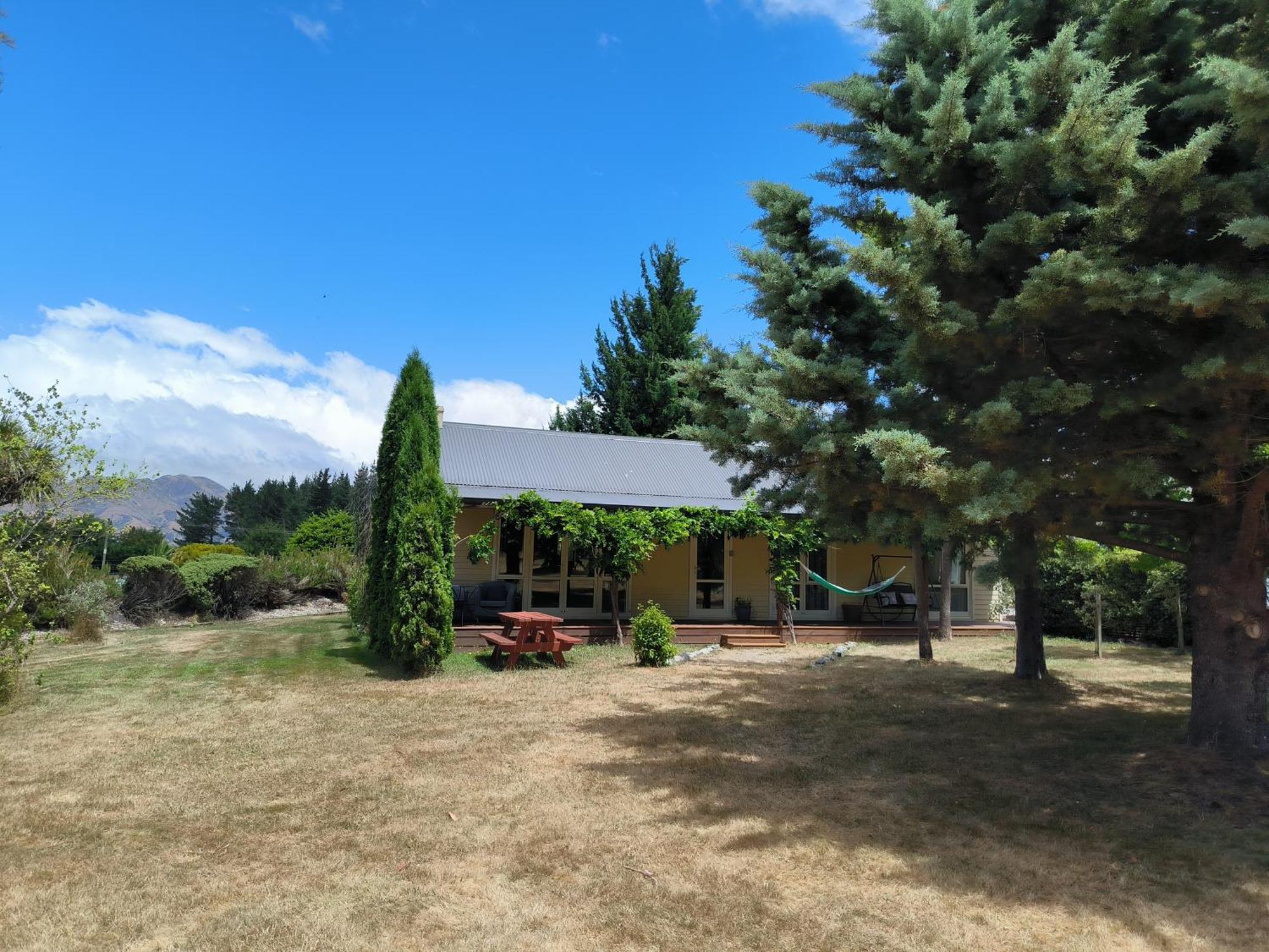 Vibrant Living Retreat Bed & Breakfast Hanmer Springs Exterior photo