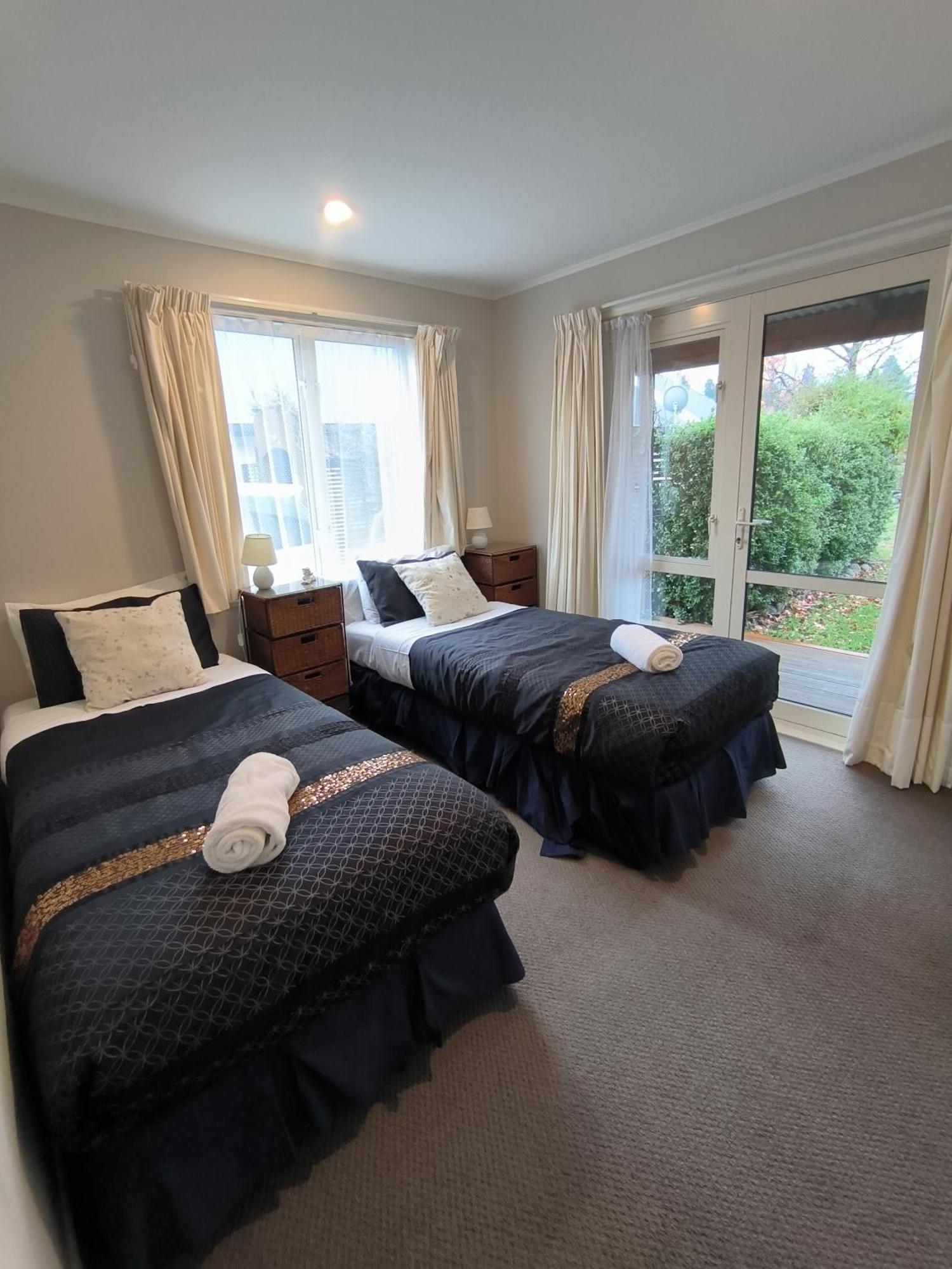 Vibrant Living Retreat Bed & Breakfast Hanmer Springs Exterior photo