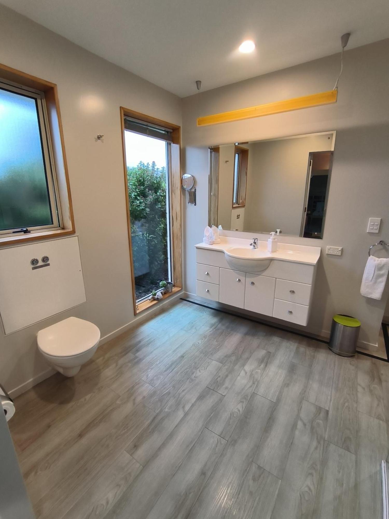 Vibrant Living Retreat Bed & Breakfast Hanmer Springs Room photo