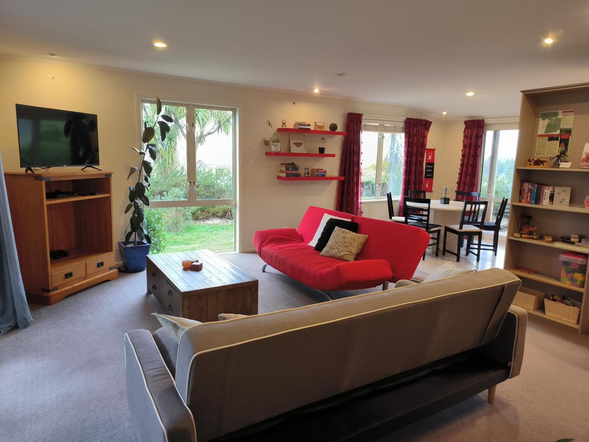 Vibrant Living Retreat Bed & Breakfast Hanmer Springs Exterior photo