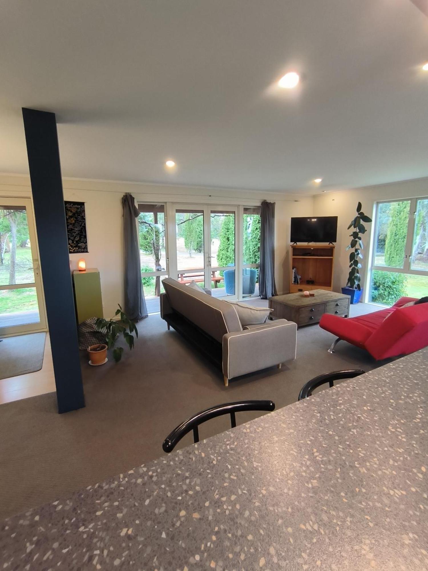 Vibrant Living Retreat Bed & Breakfast Hanmer Springs Exterior photo