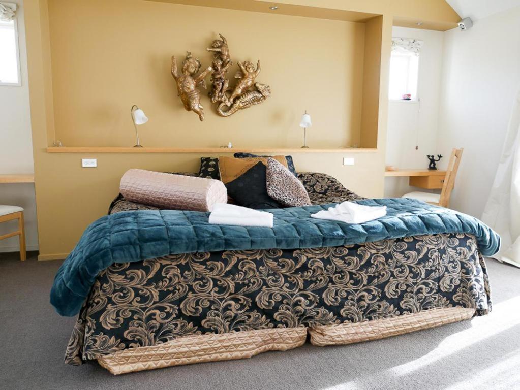 Vibrant Living Retreat Bed & Breakfast Hanmer Springs Exterior photo