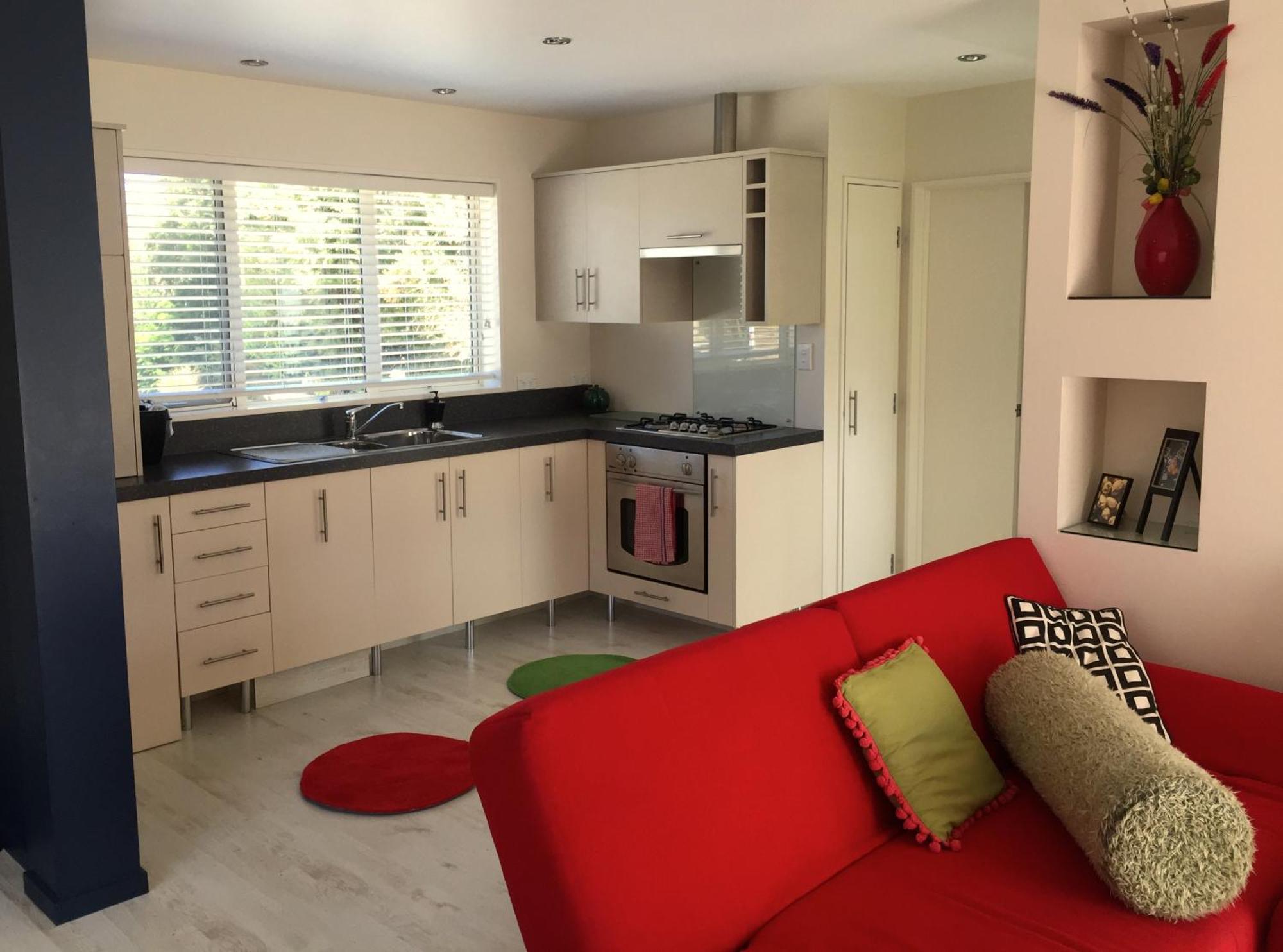Vibrant Living Retreat Bed & Breakfast Hanmer Springs Room photo