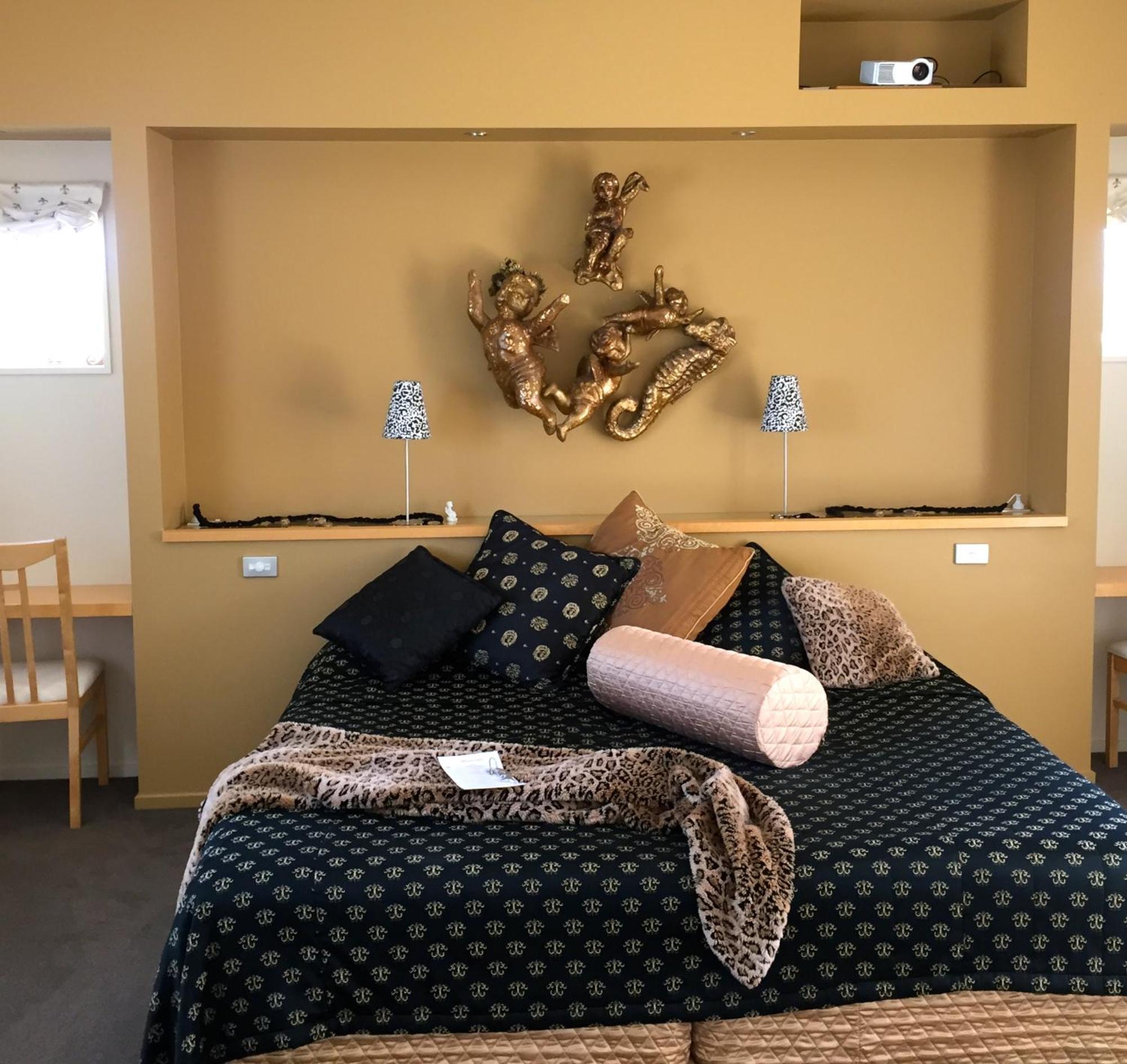 Vibrant Living Retreat Bed & Breakfast Hanmer Springs Room photo